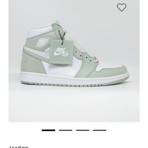 Wmns Air Jordan 1 High , Seafoam size 5.5 Gently worn.